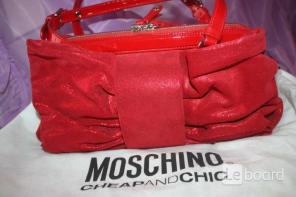 Сумка moschino италия красная замша натуральная лазерная лак кожа бант принт дизайн декор топ лакова