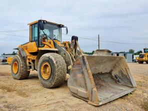 VOLVO L120F б/у карьерный погрузчик фронтальный 4 м3