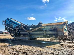 Powerscreen Chieftain 2100X б/у мобильный грохот 2018 года