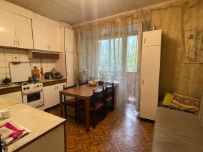 3-комнатная квартира на Патриарших Прудах.