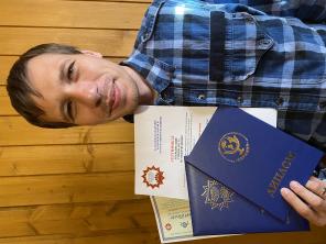 Ченнелер и Регрессолог, Гвоздетерапевт