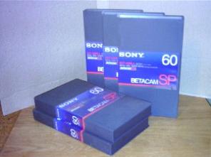   dvcam, betacam sp, digital betacam, dvcpro, hdcam, minidv, imx, xdcam, dvd + - r /rw, cd - r/rw  .