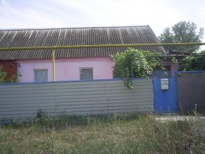 Продаеться 1/2;жилого дома