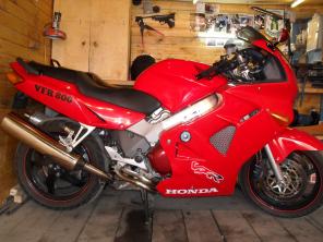 Продам мотоцикл Honda VFR800