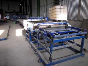 Линия полуавтоматическая производства сэндвич панелей ЛП-7 продаем.