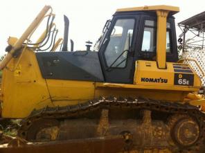 Бульдозер Komatsu D65Е-12