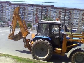 Продам Экскаватор-погрузчик Амкодор 702 ЕА. Отличное состояние.