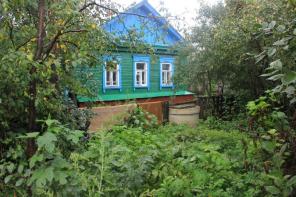 Продается пол дома с участком. Район Пески