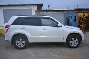 Suzuki Grand Vitara белый внедорожник 5 дверей, 2010 г., пробег 45 000 - 49 999 км.