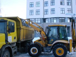 Вывоз снега, услуги экскаватора-погрузчика (Volvo, Камаз).